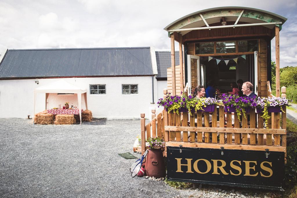 Burren Glamping Villa Kilfenora Exteriör bild